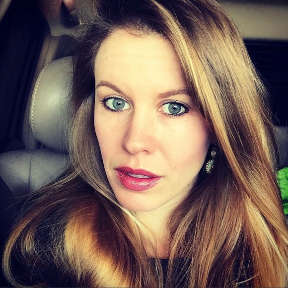 Meet your Posher, Jessica - Picture 3 of 8